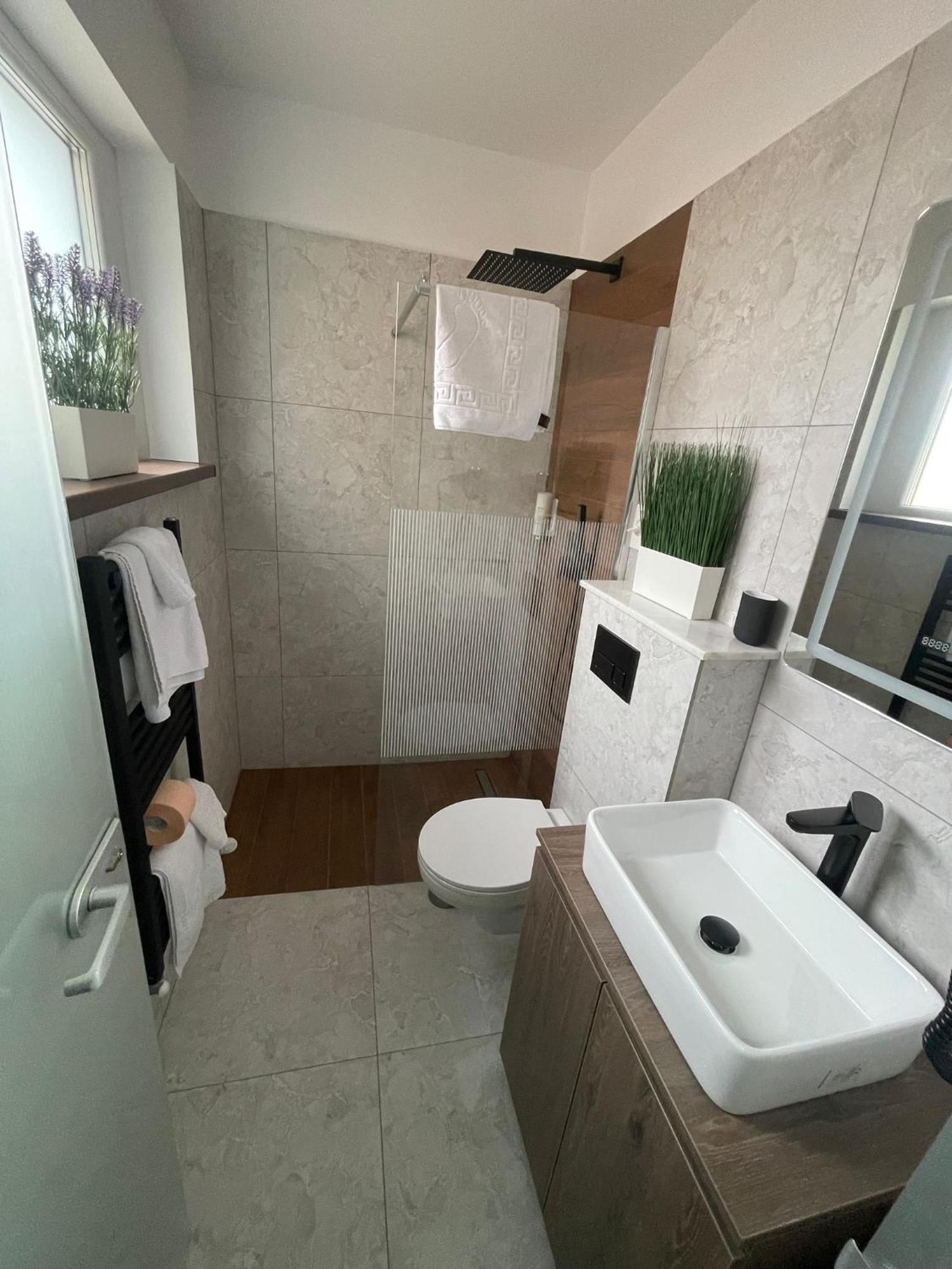 Apartment Style Victoria