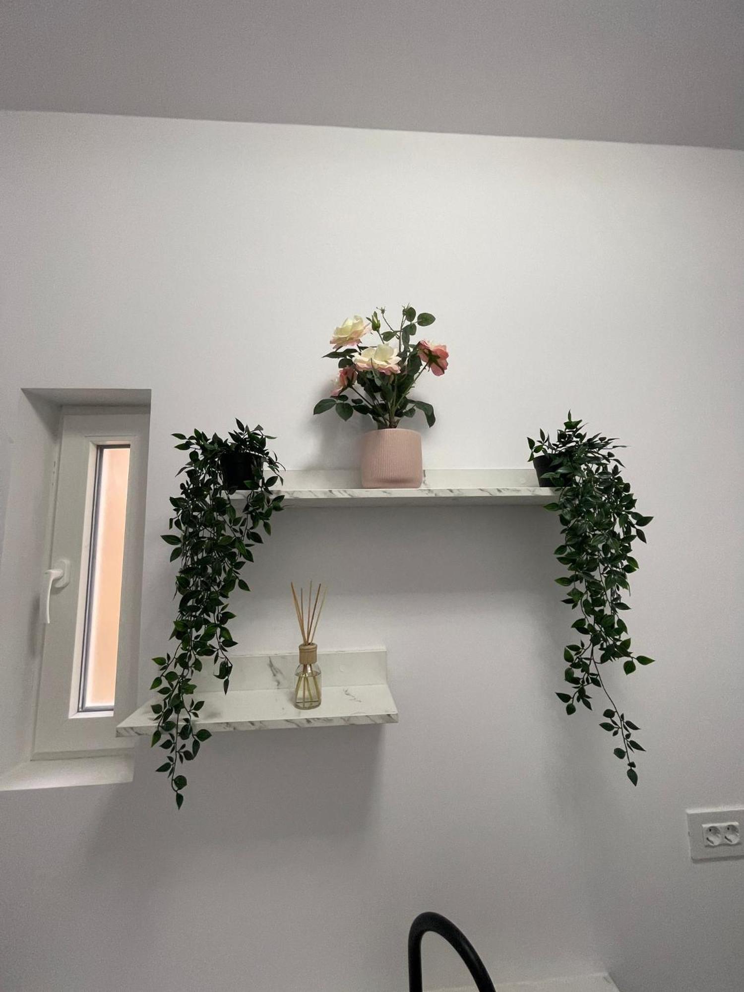 Apartment Style Victoria *
